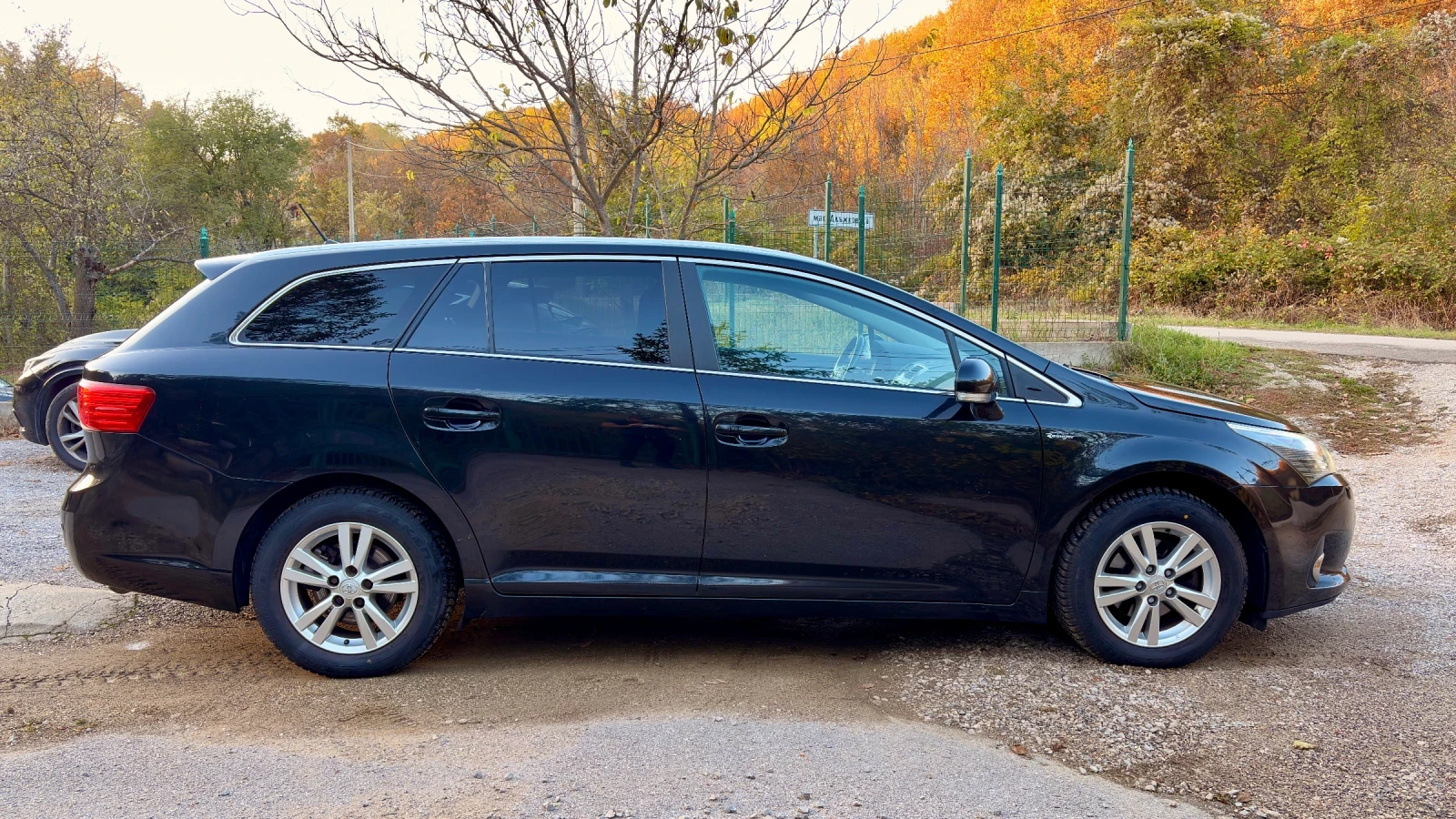 Toyota Avensis 2.0 D4D FACELIFT, снимка 5 - Автомобили и джипове - 55500999