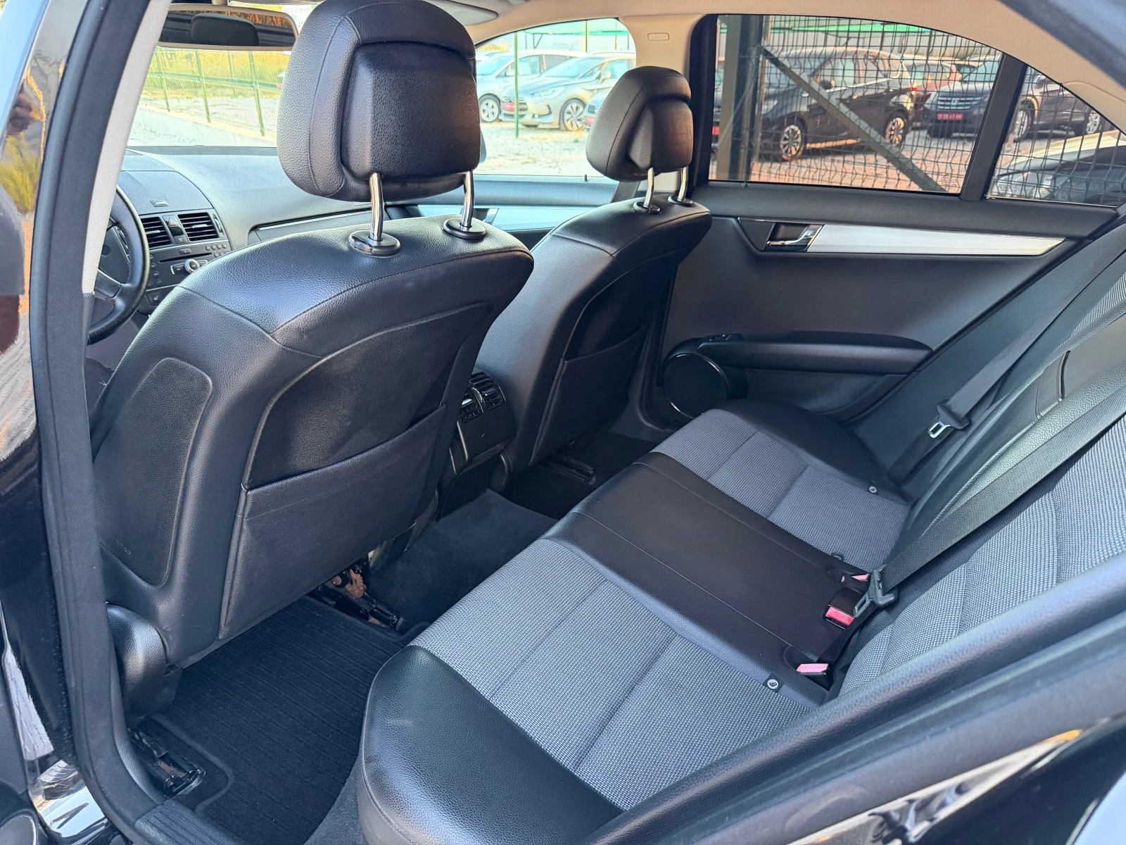 Mercedes-Benz C 220 220CDi/170p.s-Avangarde/Avtomatic-Sedan!!!, снимка 11 - Автомобили и джипове - 55780898