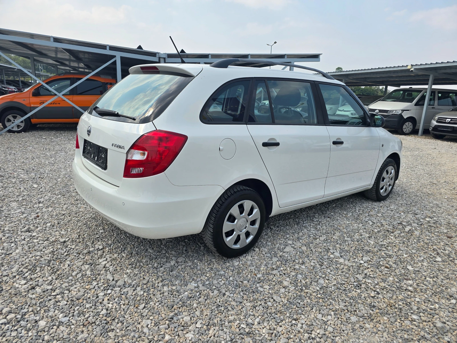 Skoda Fabia 1.2 КЛИМАТИК РЕАЛНИ КИЛОМЕТРИ, снимка 5 - Автомобили и джипове - 56006741