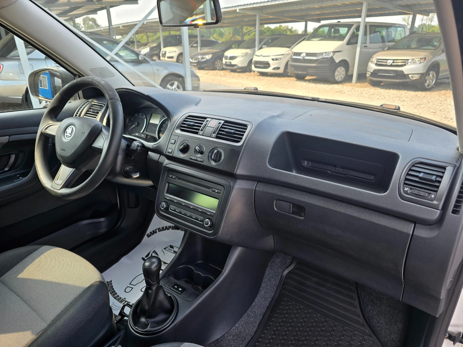 Skoda Fabia 1.2 КЛИМАТИК РЕАЛНИ КИЛОМЕТРИ, снимка 13 - Автомобили и джипове - 56006741