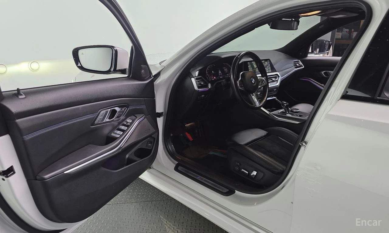 BMW 320 M* SPORT* HARMON* KARDON* ДИСТРОНИК* ХЕДЪП* 360КАМ, снимка 6 - Автомобили и джипове - 56300079