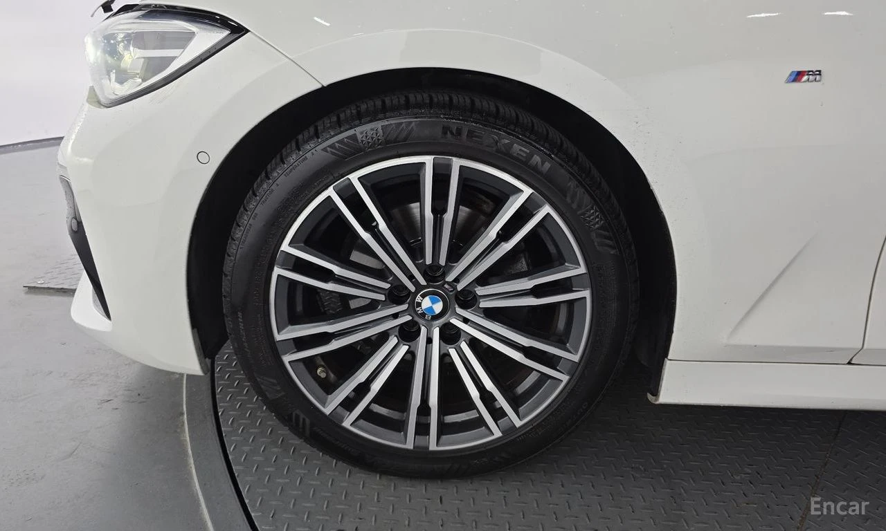 BMW 320 M* SPORT* HARMON* KARDON* ДИСТРОНИК* ХЕДЪП* 360КАМ, снимка 5 - Автомобили и джипове - 56300079