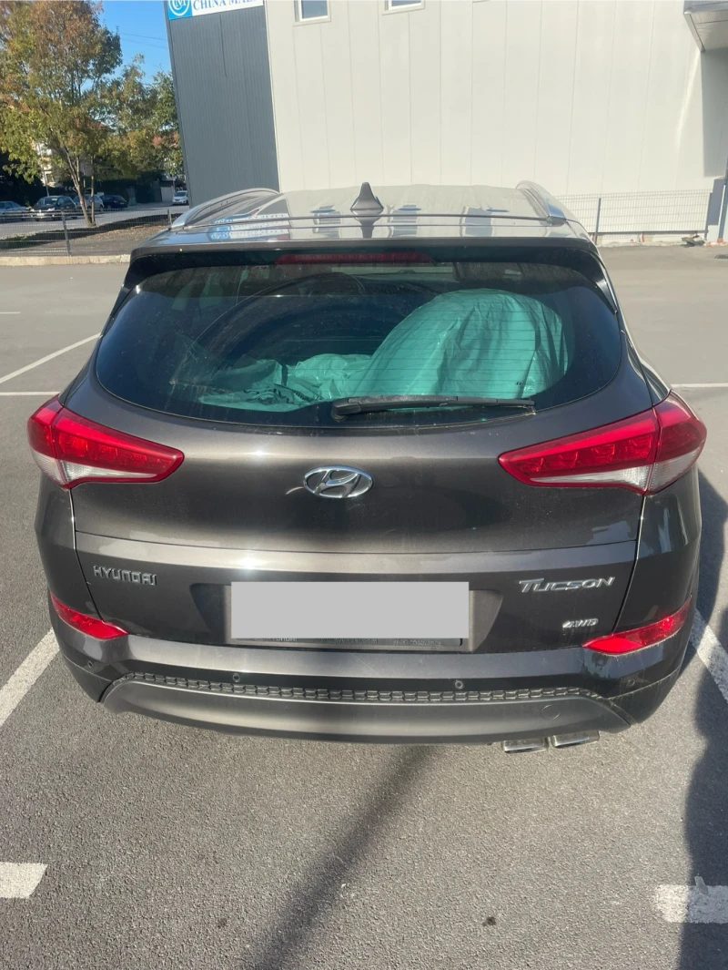 Hyundai Tucson 2.0 CRDI 185 к.с. 4х4, снимка 4 - Автомобили и джипове - 47667683