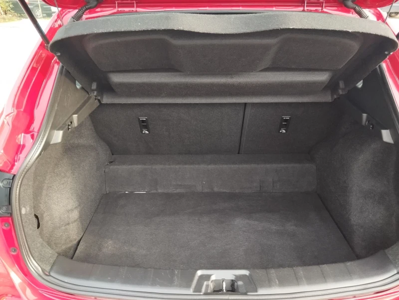 Nissan Qashqai 1.2DIG-T TUV 06.2026, снимка 15 - Автомобили и джипове - 52631448