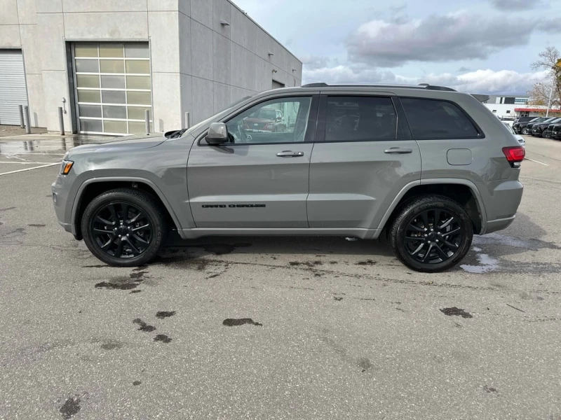Jeep Grand cherokee 2021 Altitude * CARFAX * БЕЗ ПЪРВОНАЧАЛНА, снимка 3 - Автомобили и джипове - 52793230