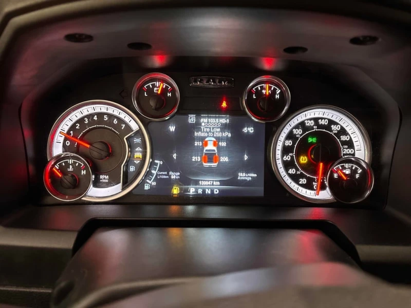 Dodge RAM 1500 * Express * CARFAX * БЕЗ ПЪРВОНАЧАЛНА ВНОСКА, снимка 8 - Автомобили и джипове - 52836594