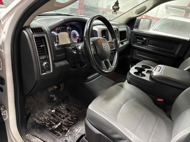 Dodge RAM 1500 * Express * CARFAX * БЕЗ ПЪРВОНАЧАЛНА ВНОСКА, снимка 5 - Автомобили и джипове - 52836594