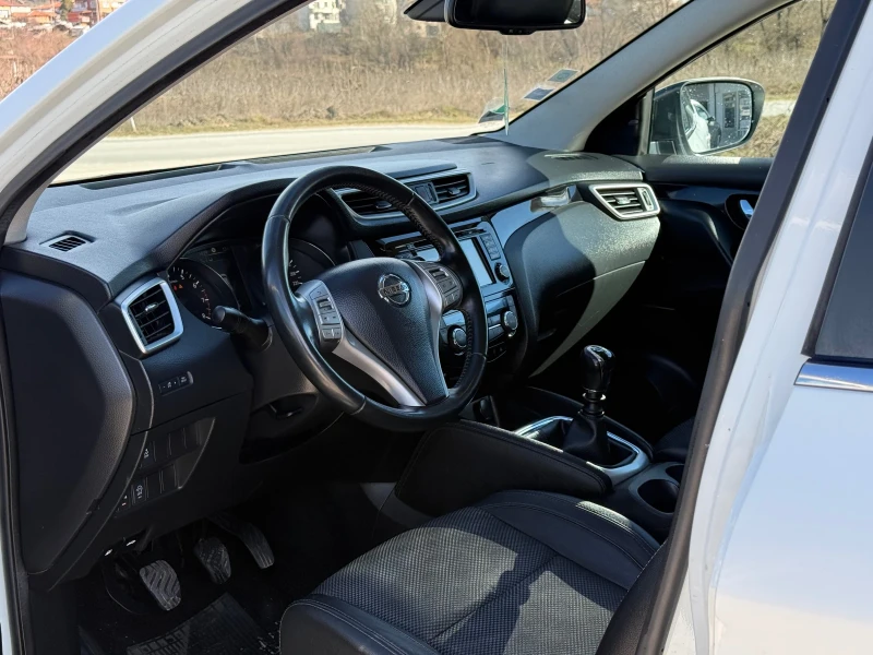 Nissan Qashqai, снимка 12 - Автомобили и джипове - 53402680