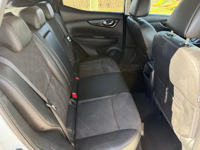 Nissan Qashqai, снимка 13 - Автомобили и джипове - 53402680