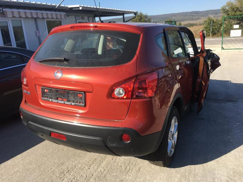 Nissan Qashqai 2.0 I АВТОМАТИК 4х4/1.6 i РЪЧКА, снимка 11 - Автомобили и джипове - 24963647