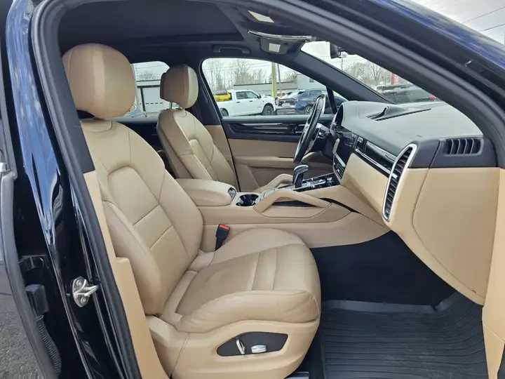 Porsche Cayenne ONE OWNER * CARFAX * АВТО КРЕДИТ * , снимка 7 - Автомобили и джипове - 54784688