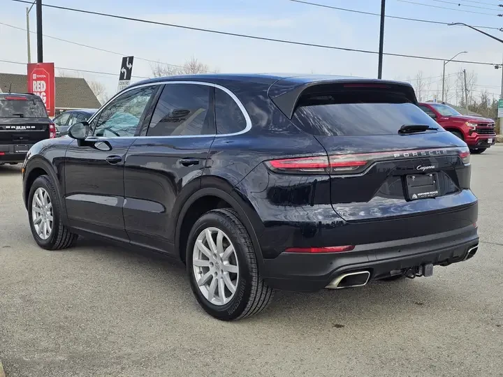 Porsche Cayenne ONE OWNER * CARFAX * АВТО КРЕДИТ * , снимка 3 - Автомобили и джипове - 54784688