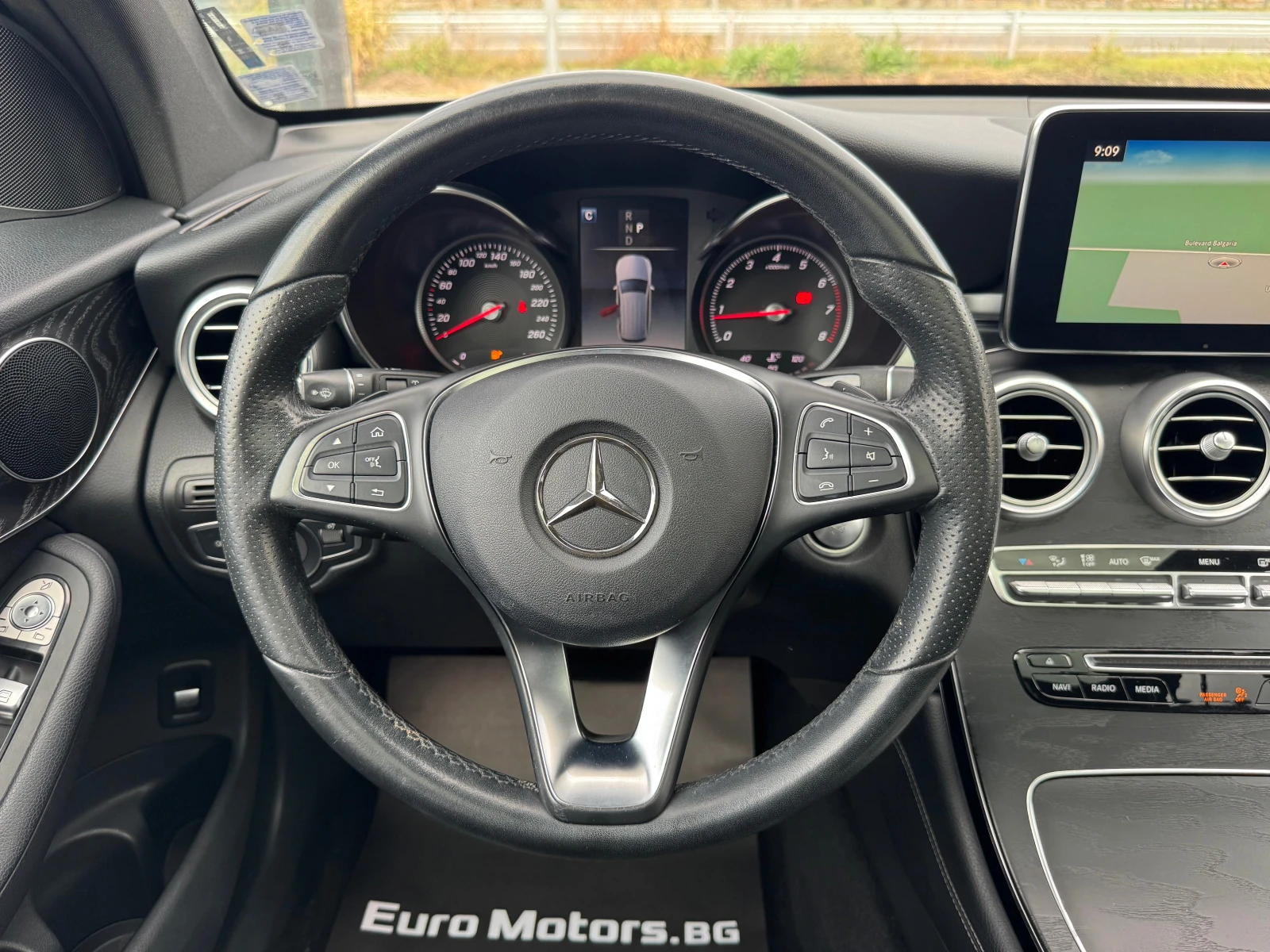 Mercedes-Benz GLC 300 9G, 4-MATIC, AMG LINE, PANORAMA, CAMERA! | Mobile.bg   11