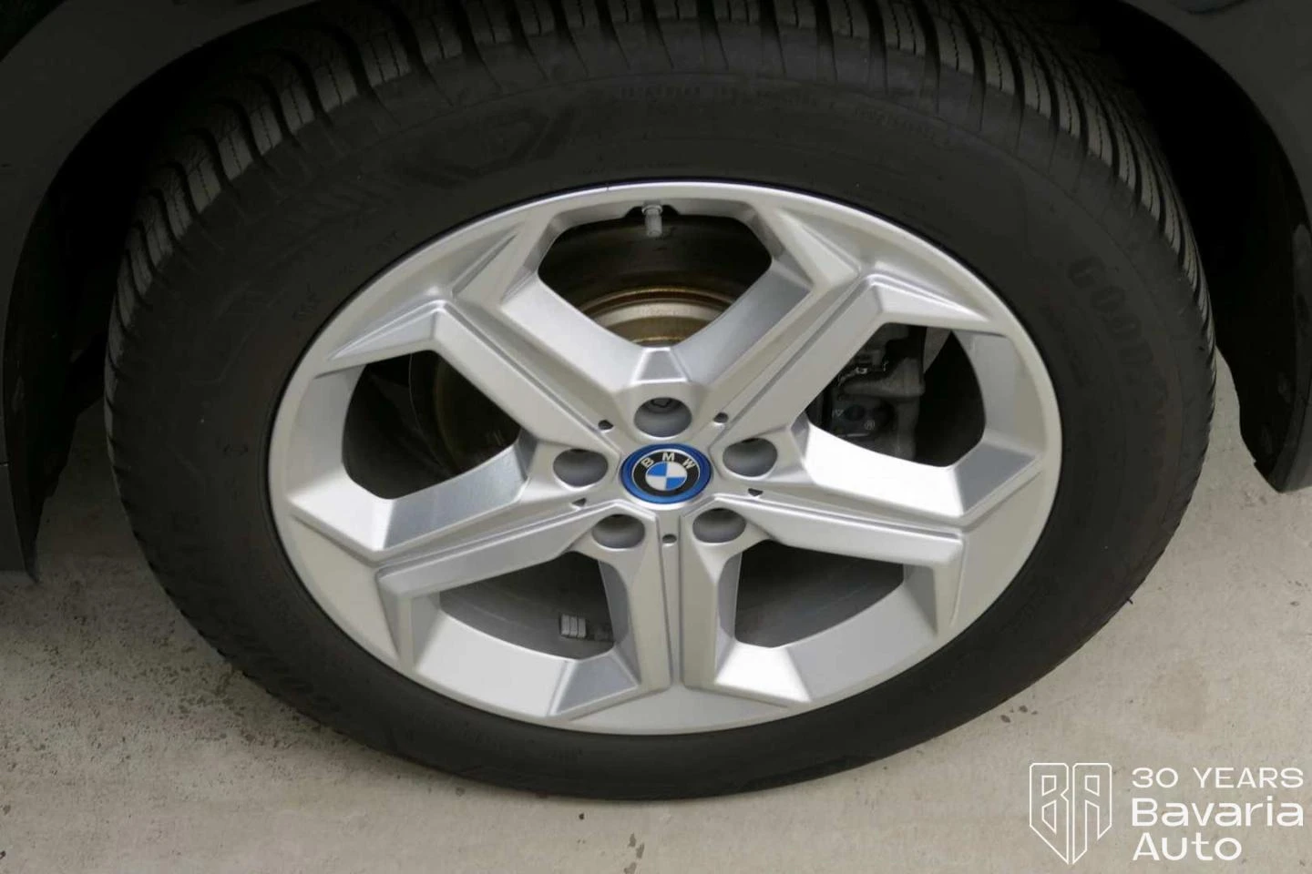 BMW iX1 30 xDrive M Sport Paket | Mobile.bg   17