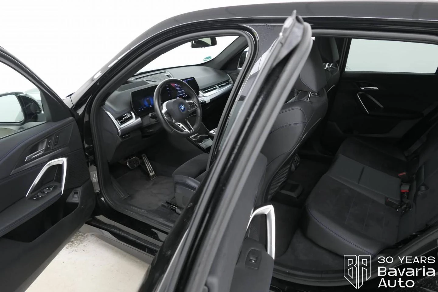 BMW iX1 30 xDrive M Sport Paket - изображение 5