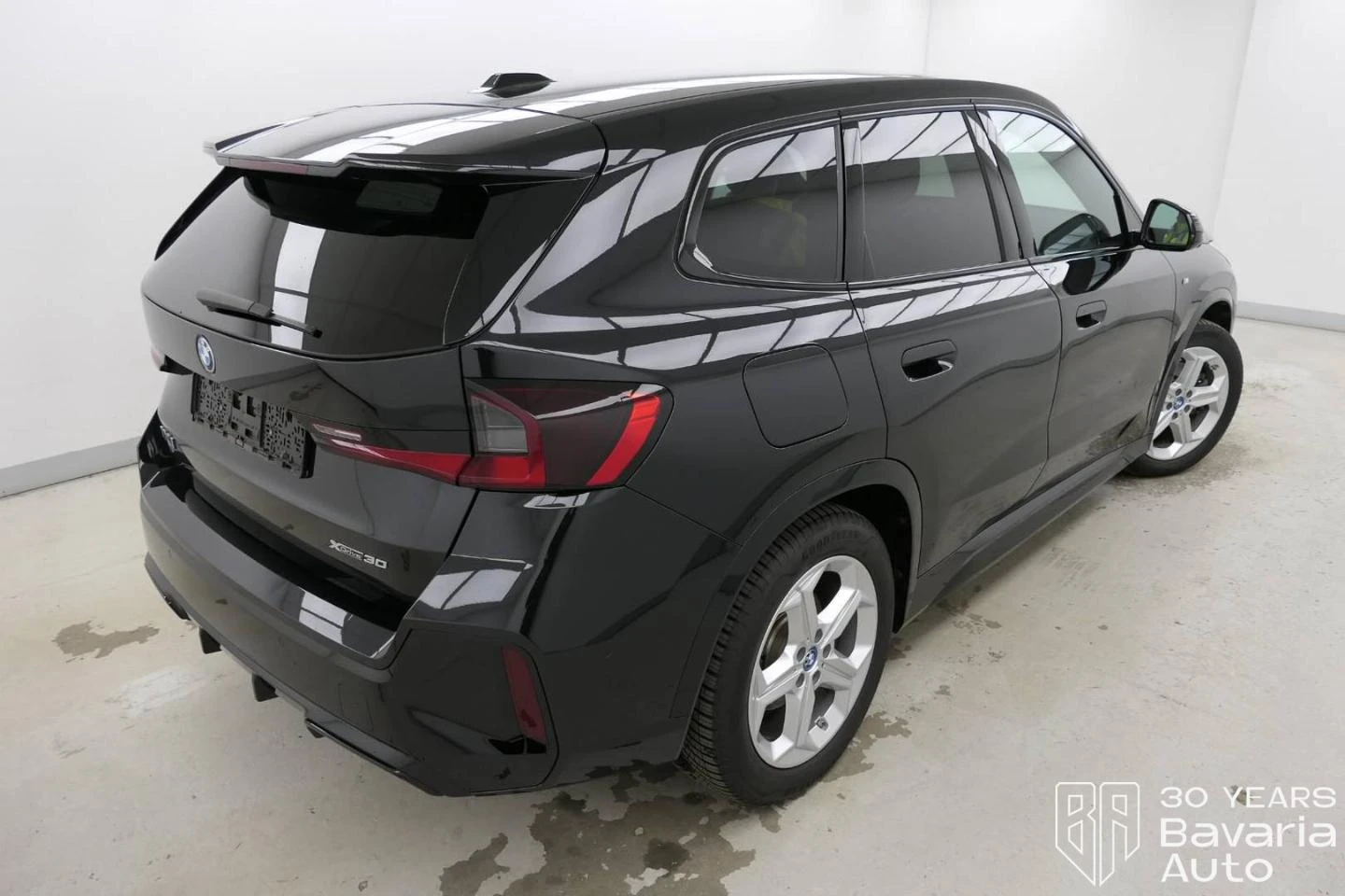 BMW iX1 30 xDrive M Sport Paket - изображение 3