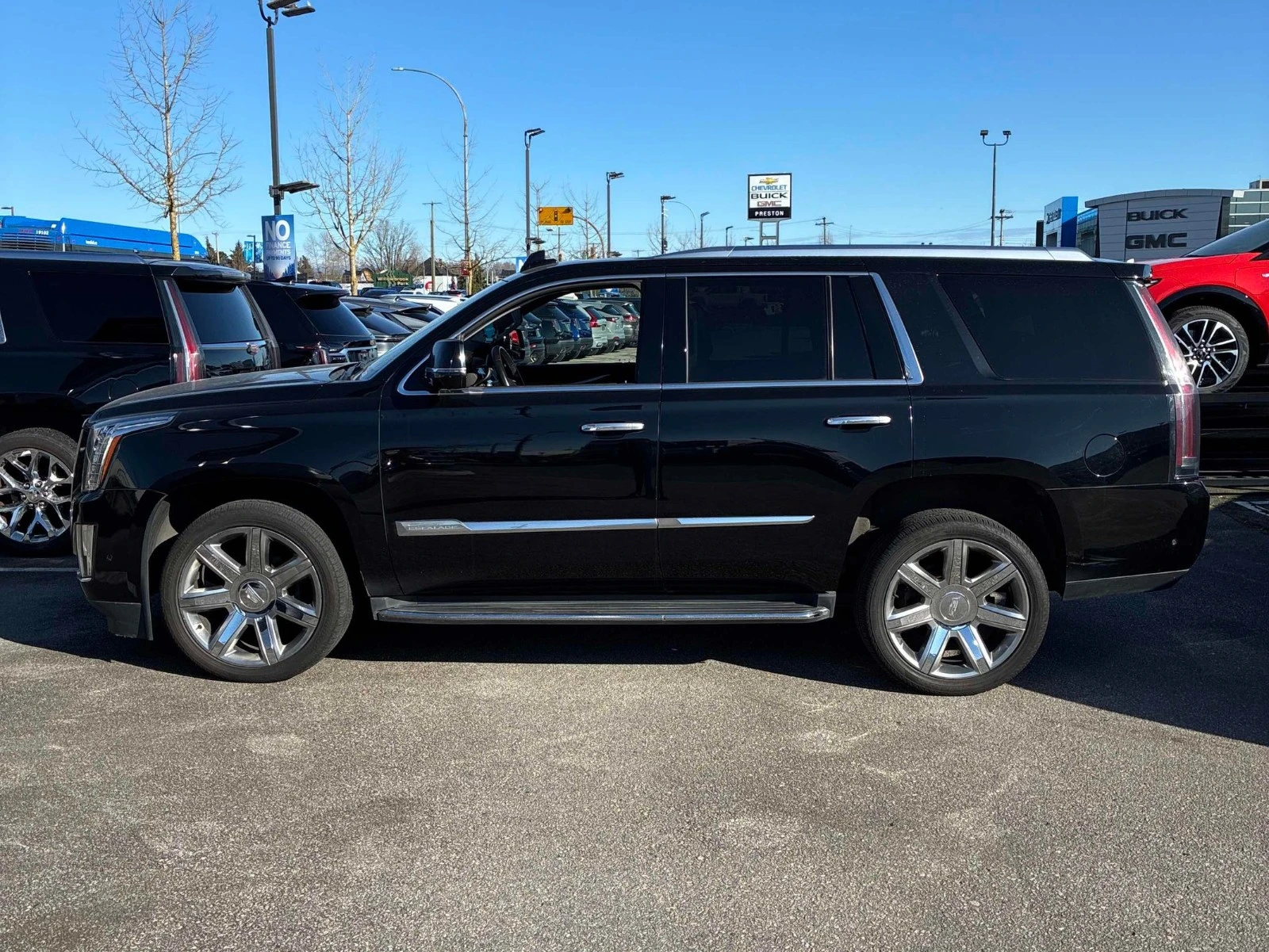 Cadillac Escalade Luxury С РЕГИСТРАЦИЯ & АВТО КРЕДИТ - изображение 2