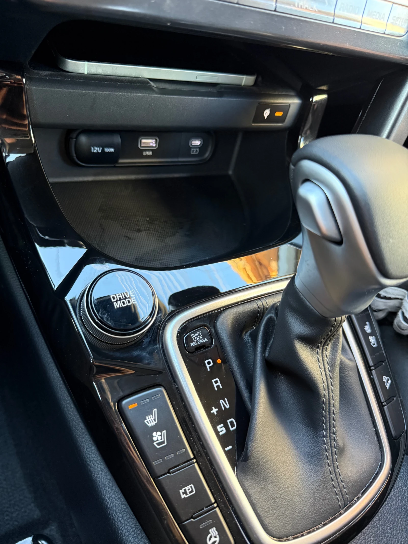 Kia Seltos 2.0 MPI AWD 4x4, снимка 10 - Автомобили и джипове - 53925762