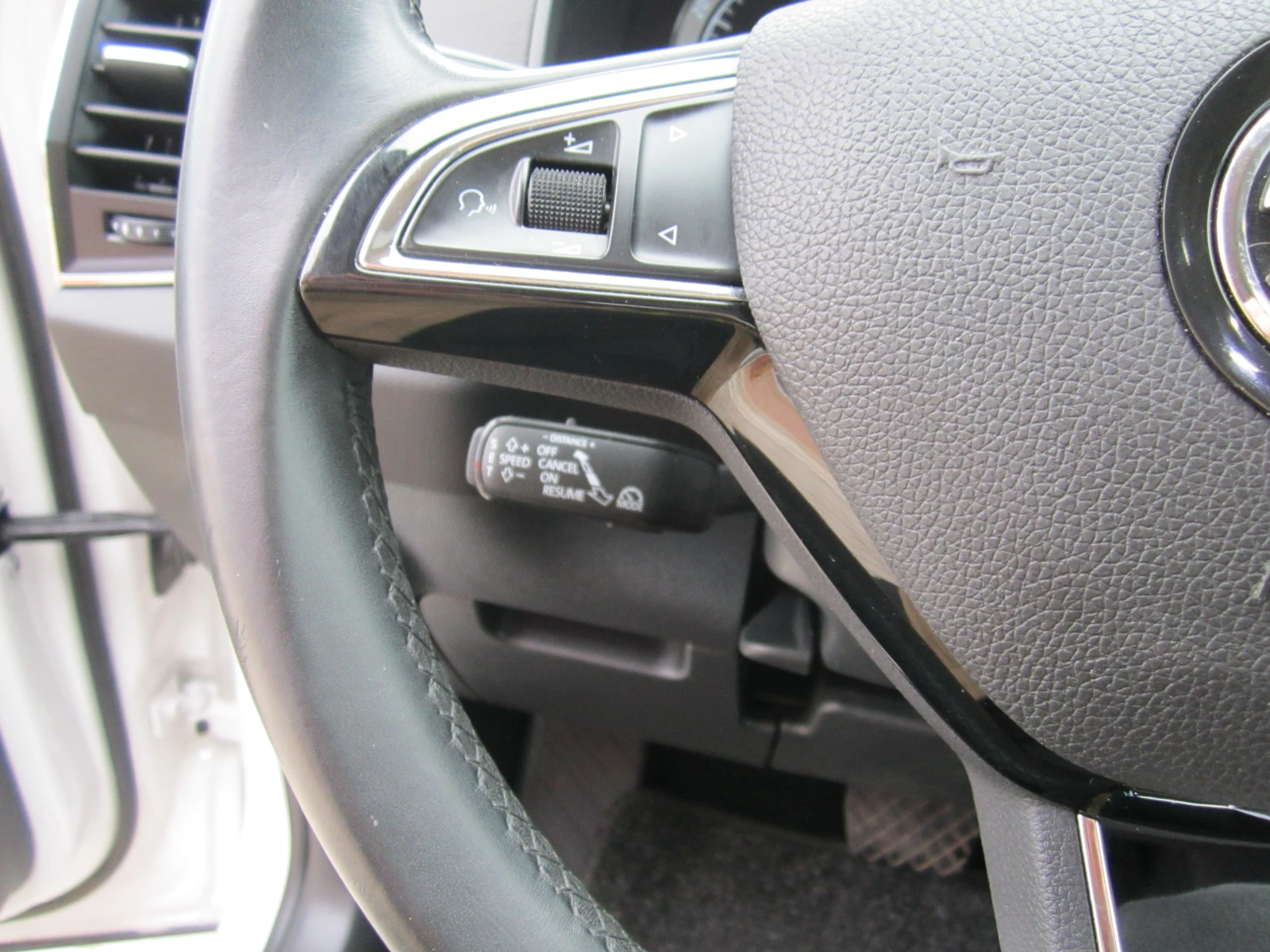 Skoda Karoq 1.5 TSI DSG, снимка 10 - Автомобили и джипове - 54126566