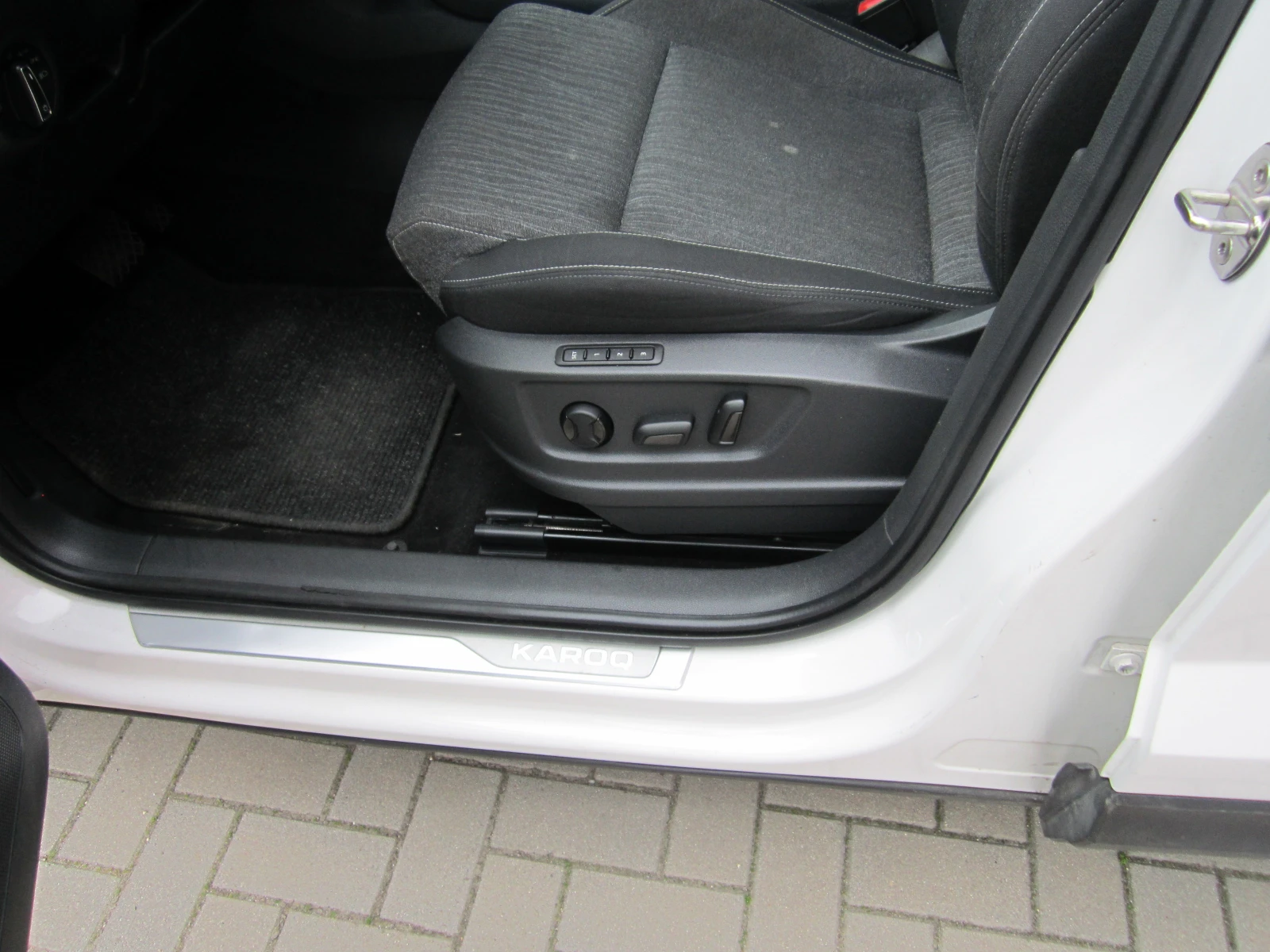 Skoda Karoq 1.5 TSI DSG, снимка 13 - Автомобили и джипове - 54126566