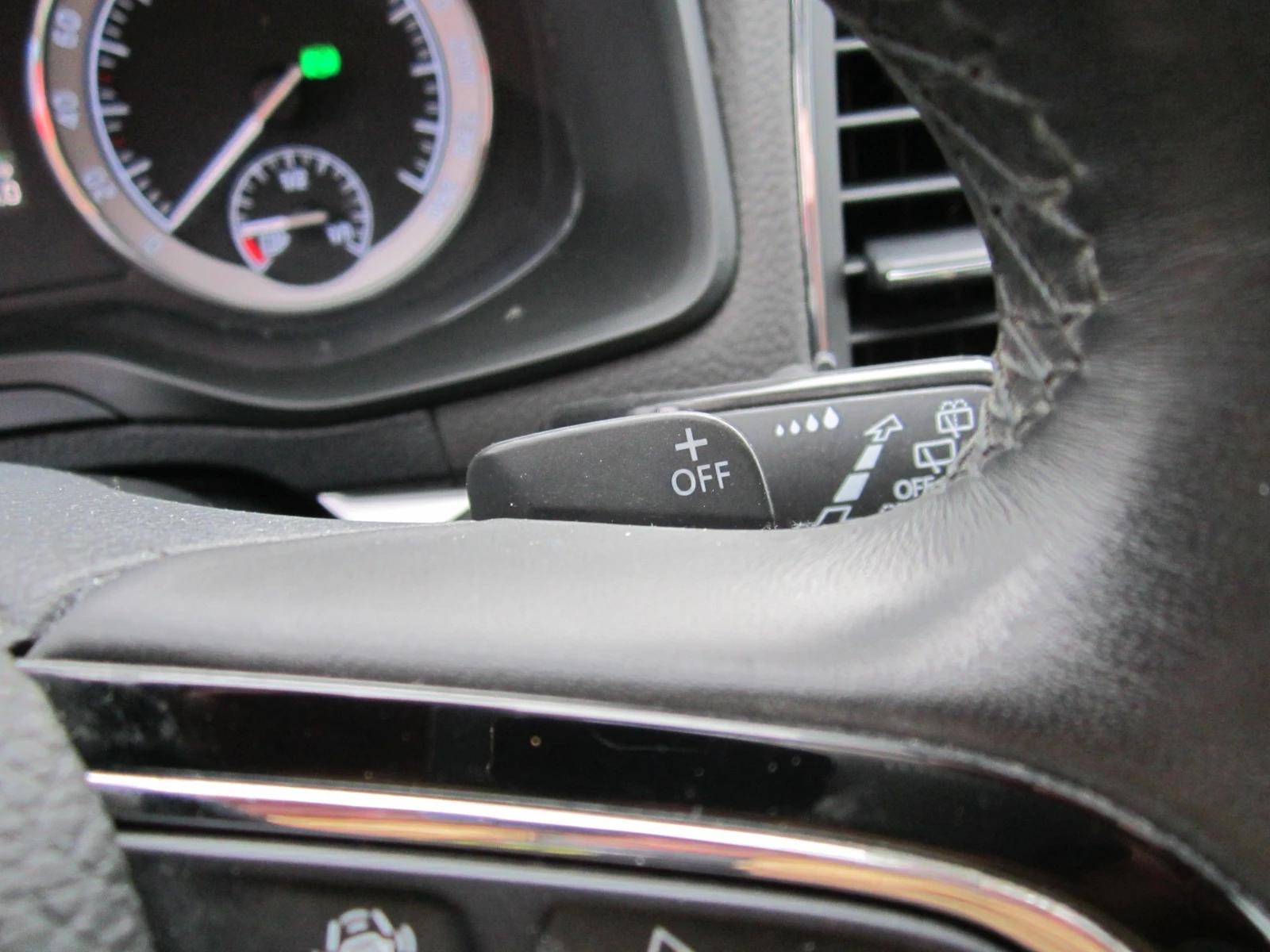 Skoda Karoq 1.5 TSI DSG, снимка 11 - Автомобили и джипове - 54126566