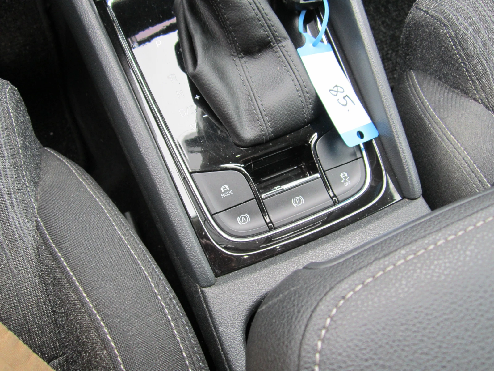 Skoda Karoq 1.5 TSI DSG, снимка 9 - Автомобили и джипове - 54126566