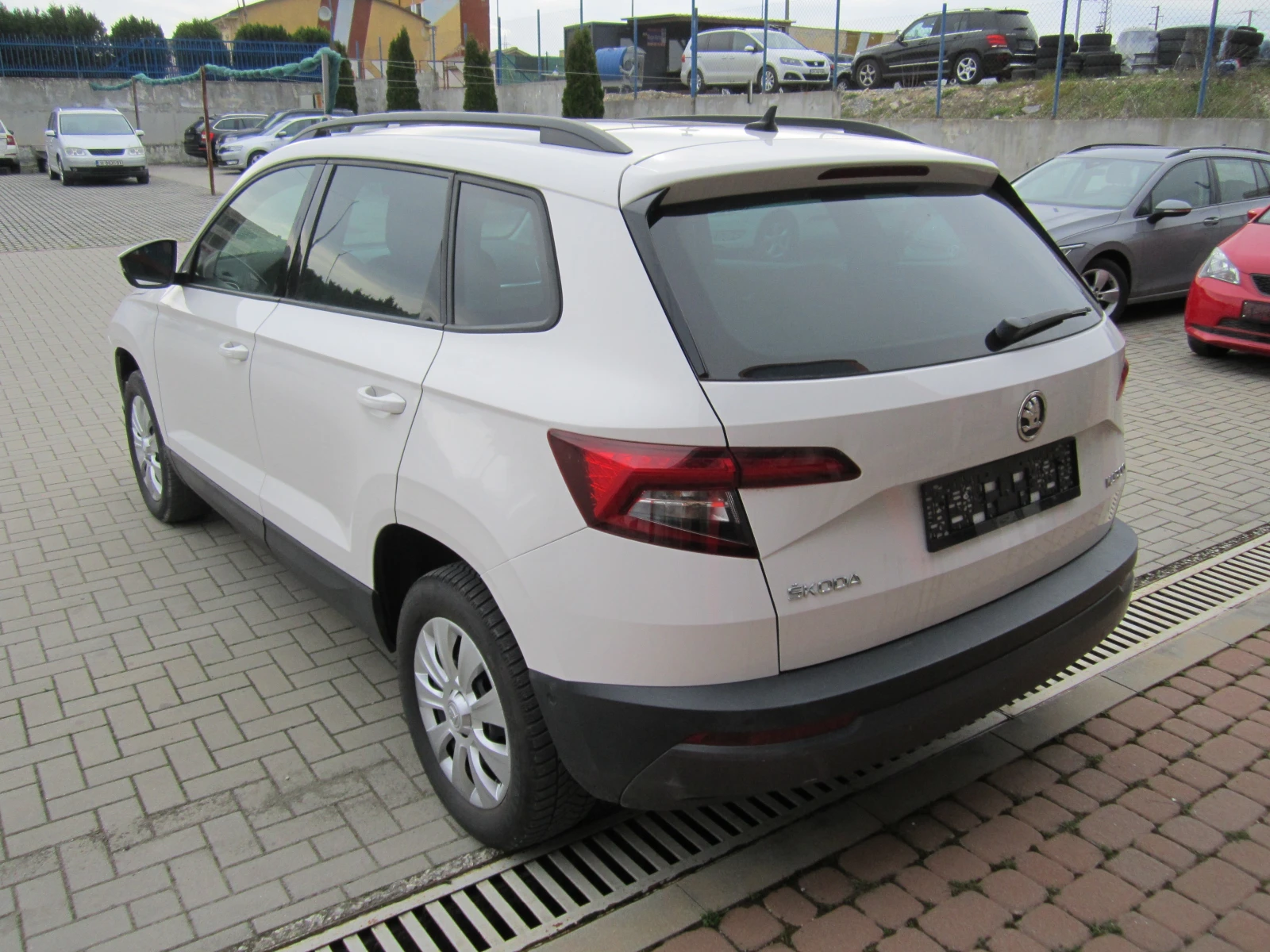 Skoda Karoq 1.5 TSI DSG, снимка 4 - Автомобили и джипове - 54126566