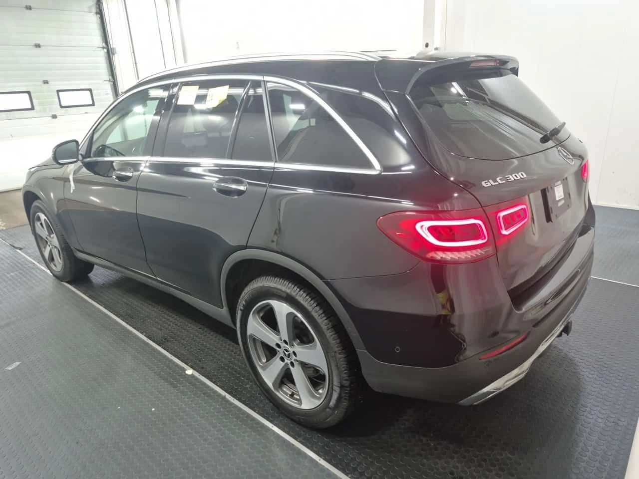 Mercedes-Benz GLC 300 * Един собственик * Без инциденти * От Mercedes* , снимка 6 - Автомобили и джипове - 54343681