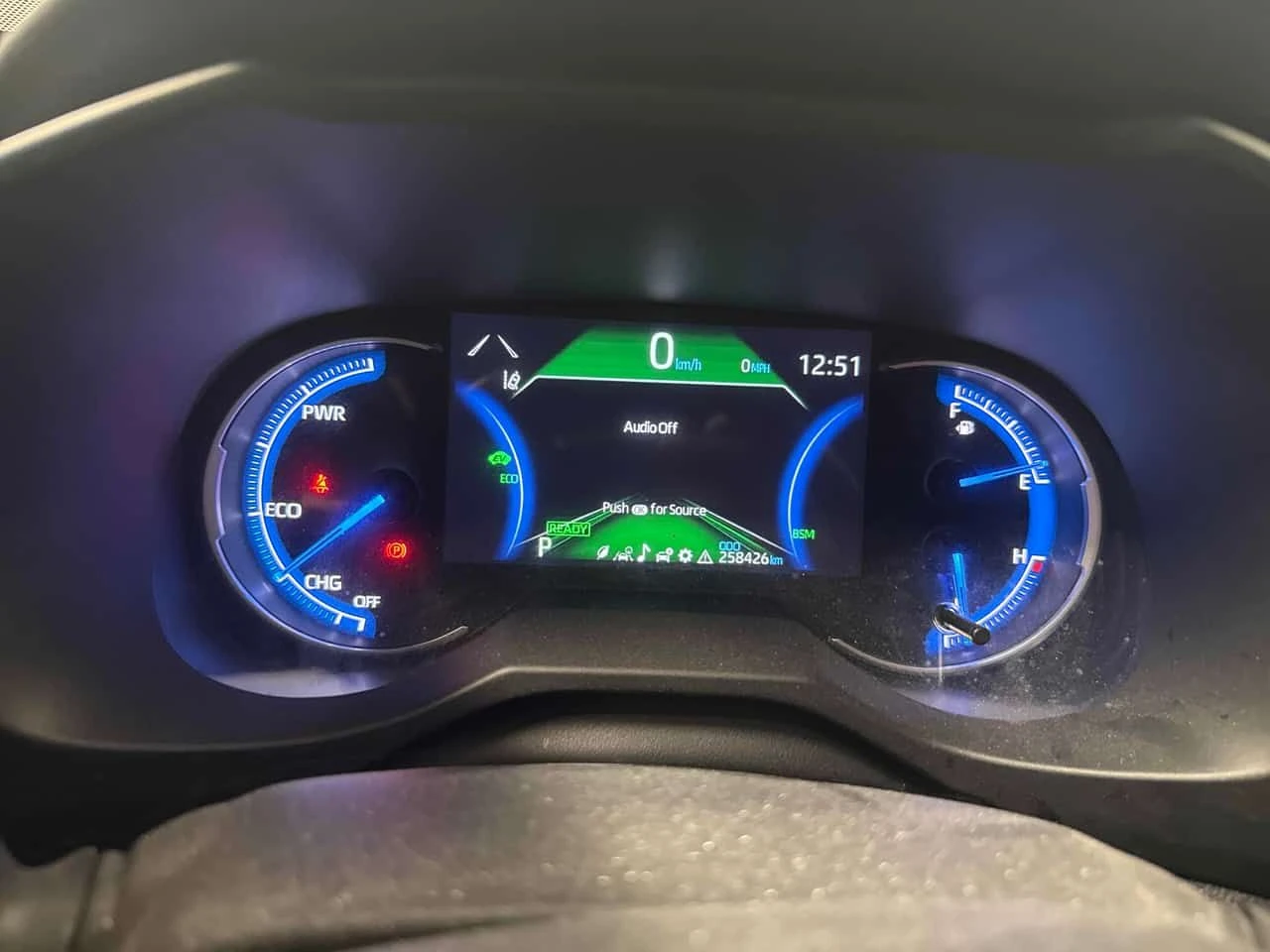 Toyota Rav4 * Hybrid Limited * CARFAX * 2 КЛЮЧА * KEYLESS * , снимка 8 - Автомобили и джипове - 54759561