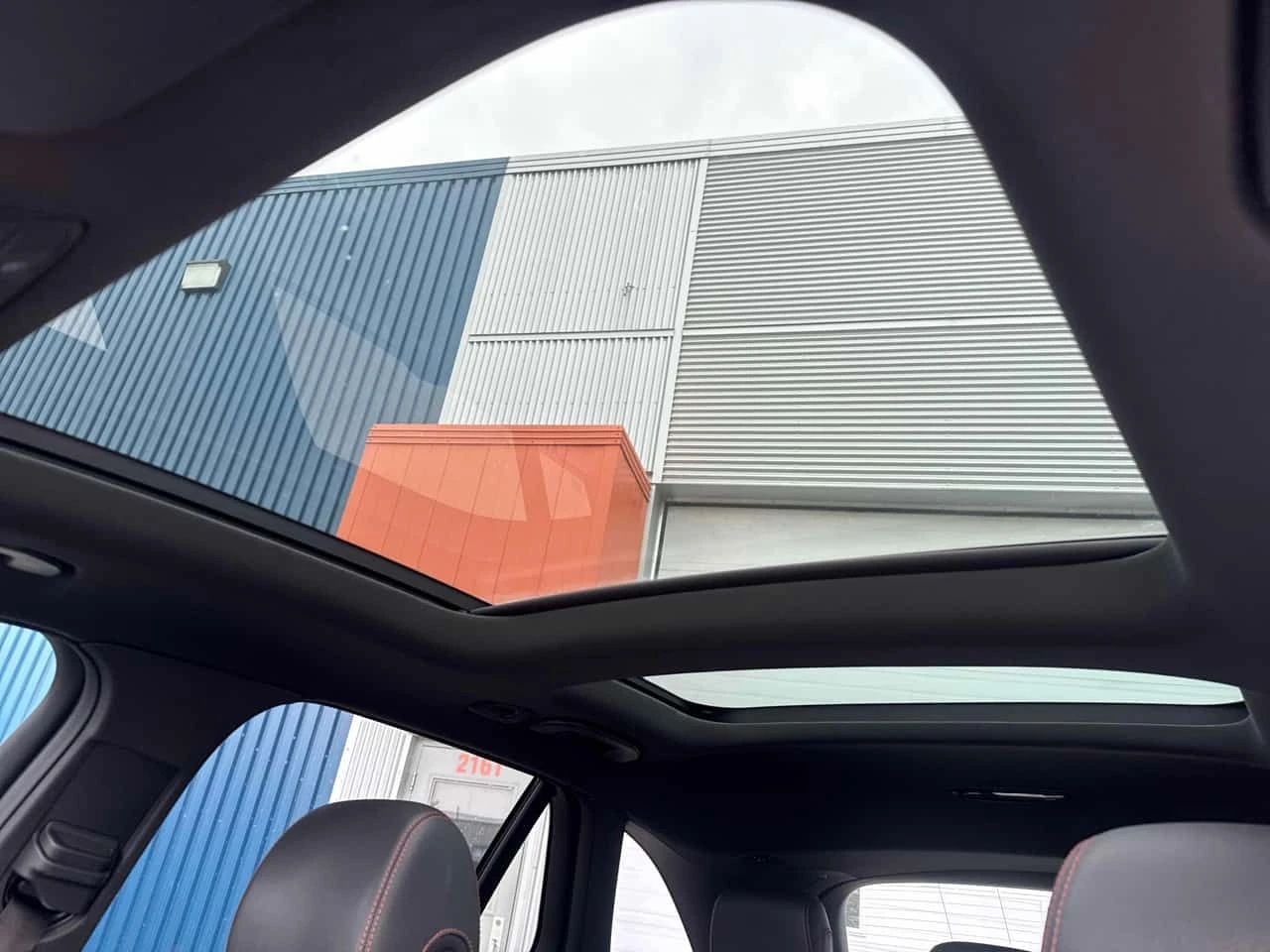 Mercedes-Benz GLC * AMG 43 * CARFAX * ЦЕНА ДО БГ, снимка 12 - Автомобили и джипове - 54919061