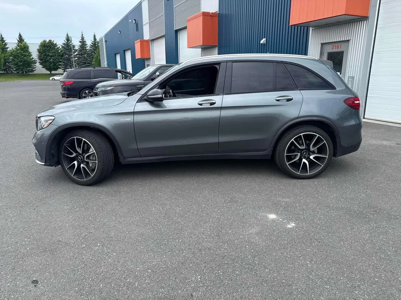 Mercedes-Benz GLC * AMG 43 * CARFAX * ЦЕНА ДО БГ, снимка 2 - Автомобили и джипове - 54919061