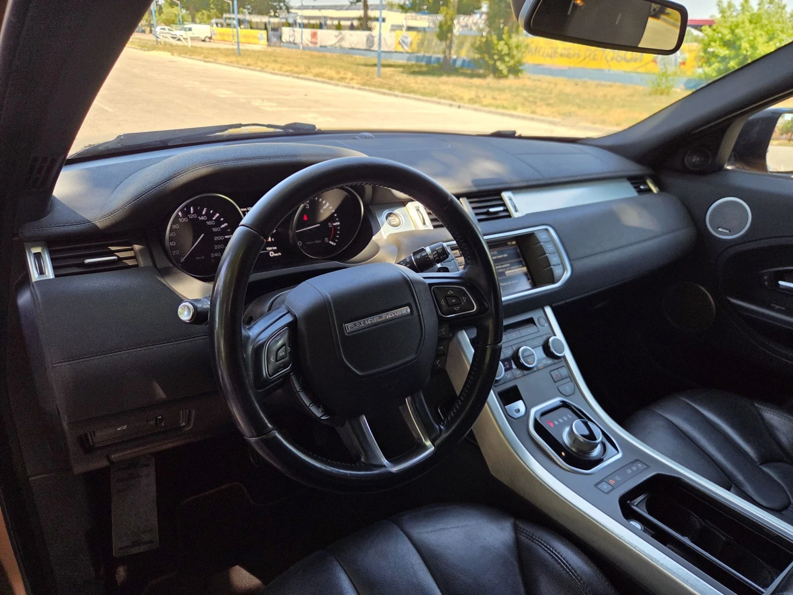 Land Rover Evoque, снимка 8 - Автомобили и джипове - 55240568