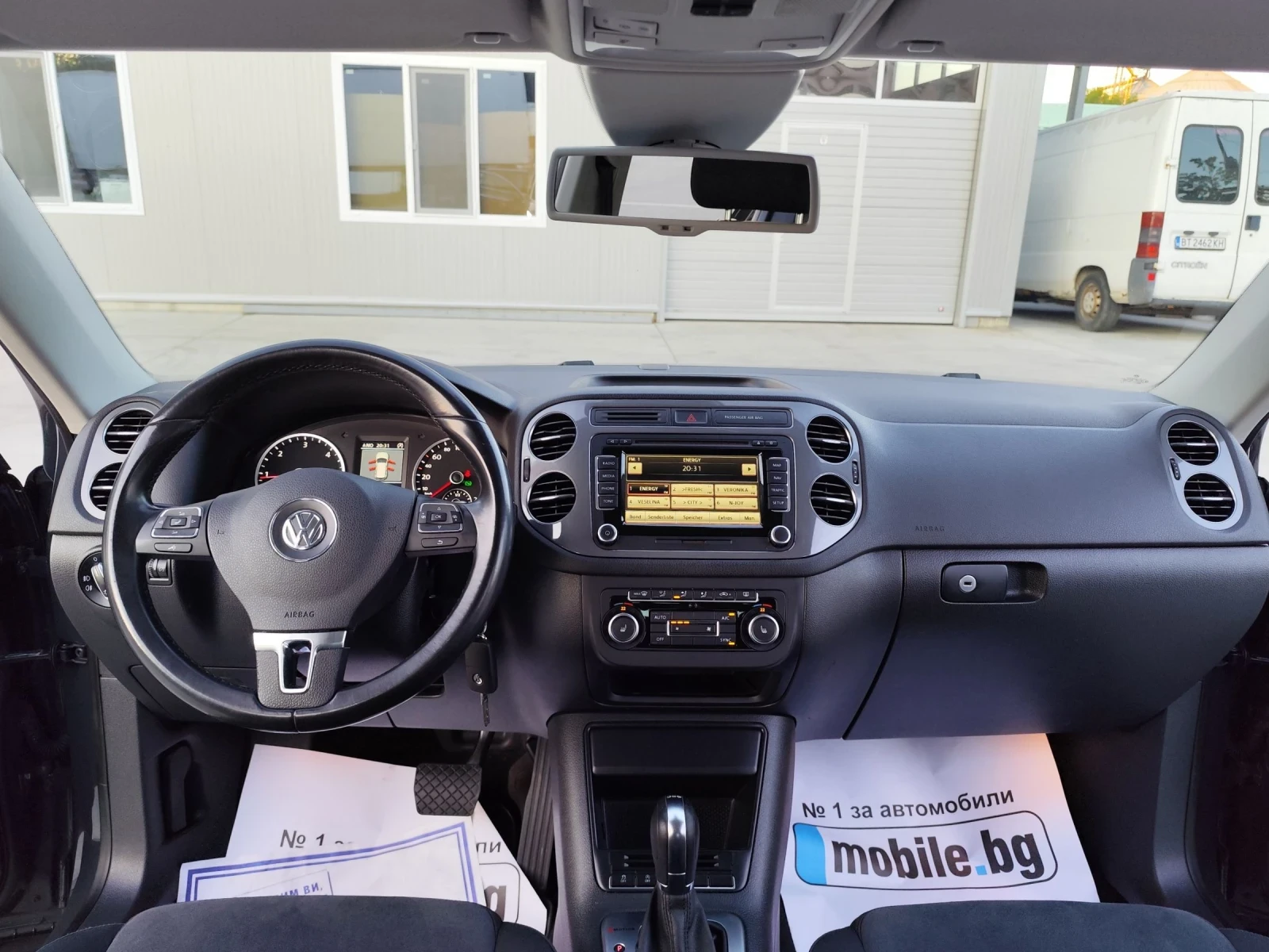 VW Tiguan 2.0TDI-LED-NAVI-BI-XENON-КАМЕРА-F1-ВОЛАН-EURO-6, снимка 12 - Автомобили и джипове - 55301206