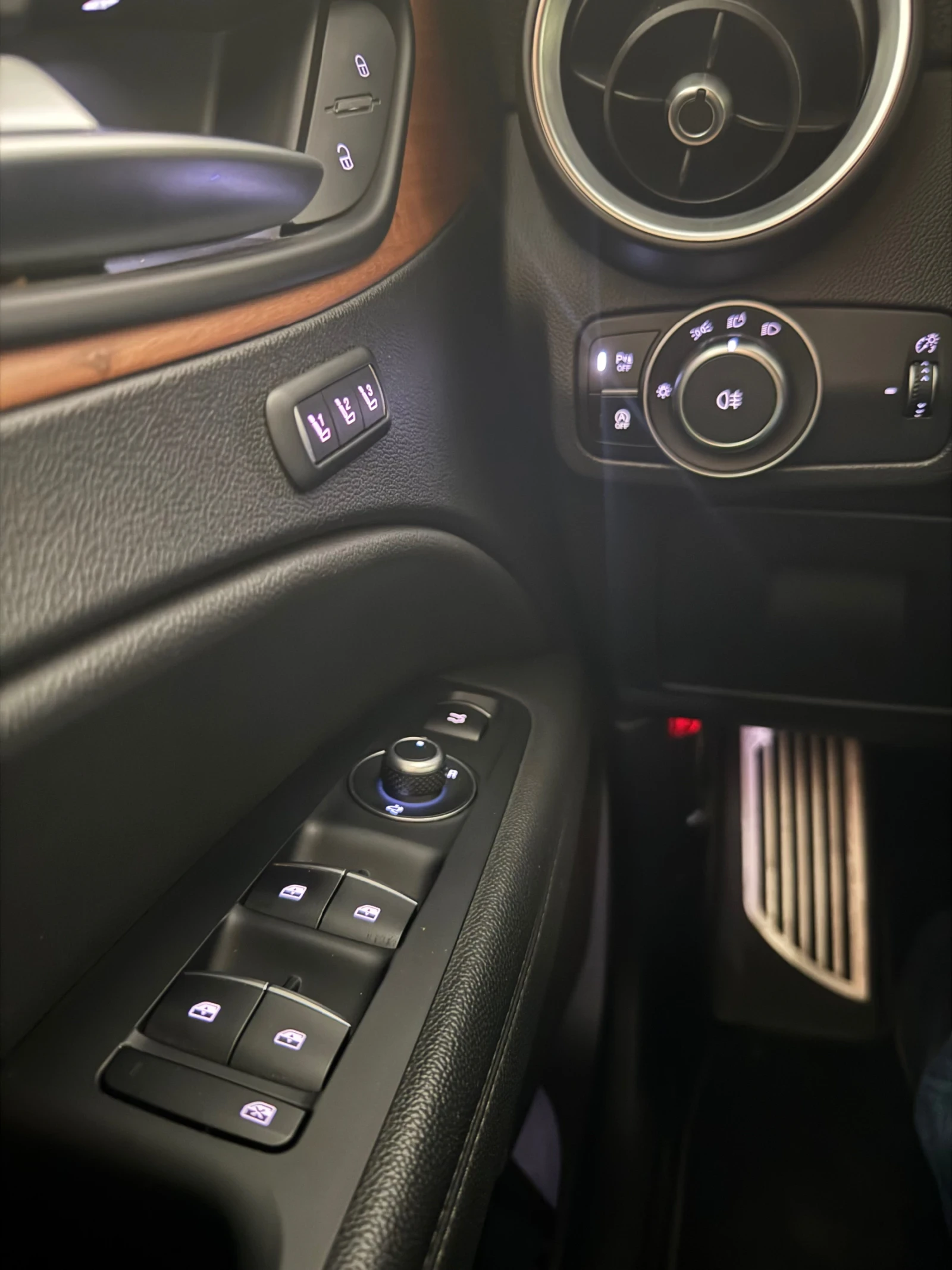 Alfa Romeo Stelvio, снимка 5 - Автомобили и джипове - 55664986