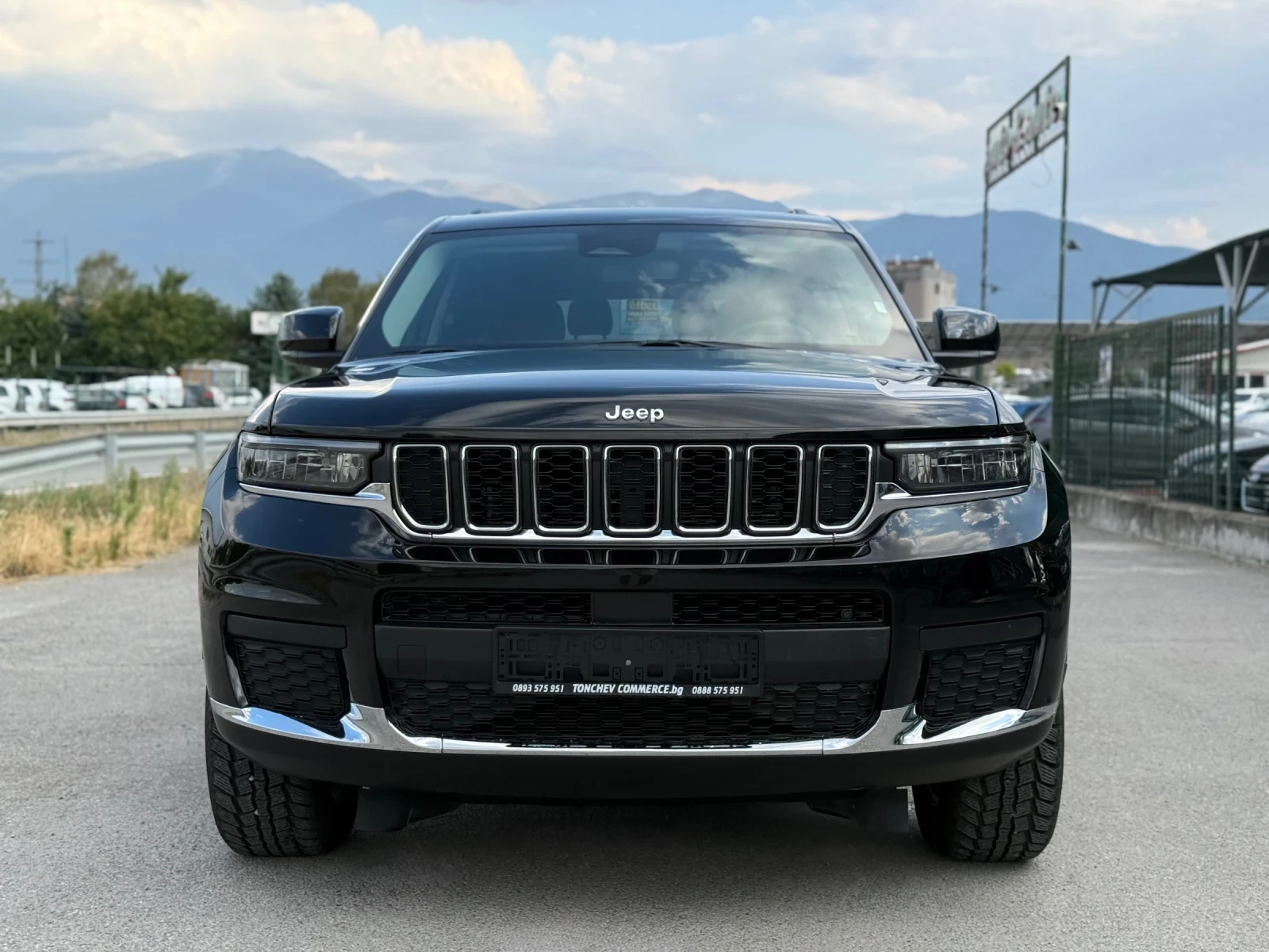 Jeep Grand cherokee 3.6i-93.000km-КАТО ЧИСТО НОВ-6-местен, снимка 2 - Автомобили и джипове - 55883473