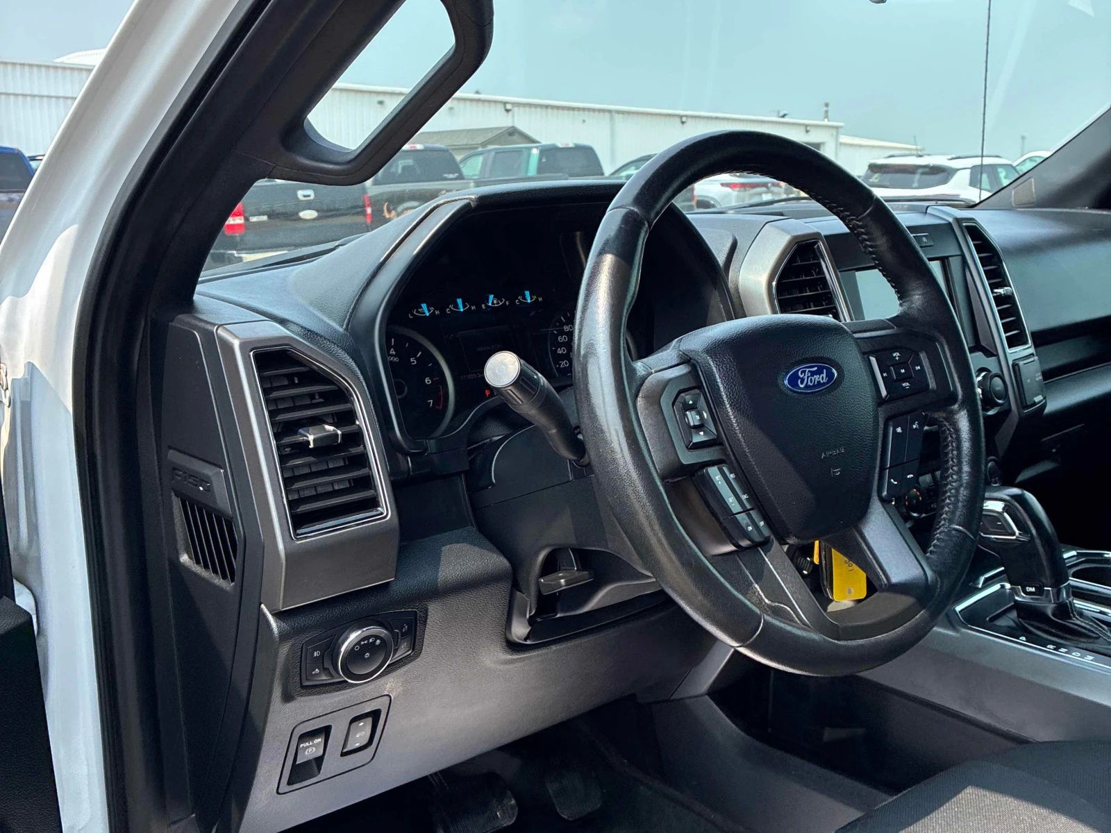 Ford F150 4WD SUPERCREW XLT* Подгрев* Камера* CarPlay* CARFA, снимка 9 - Автомобили и джипове - 56204402