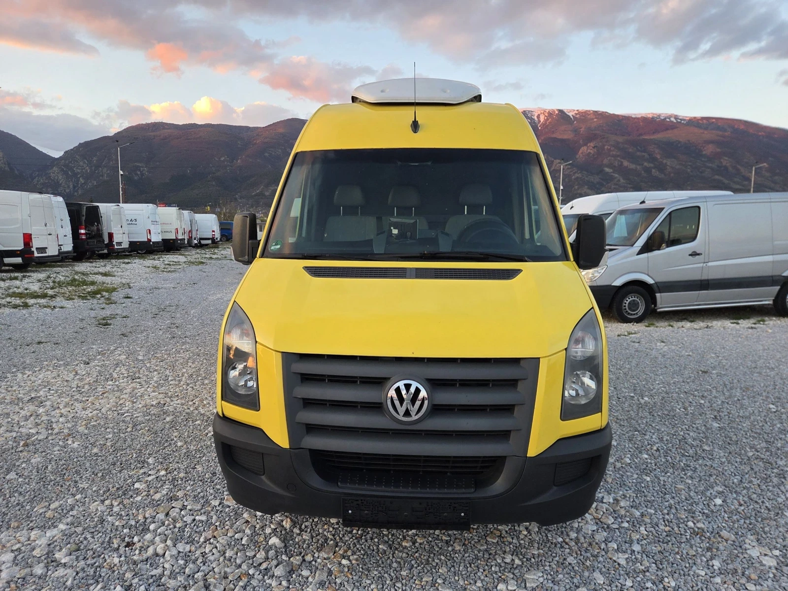 VW Crafter 2.5 TDI, ХЛАДИЛЕН, L2H2, Климатик, снимка 12 - Бусове и автобуси - 54114482