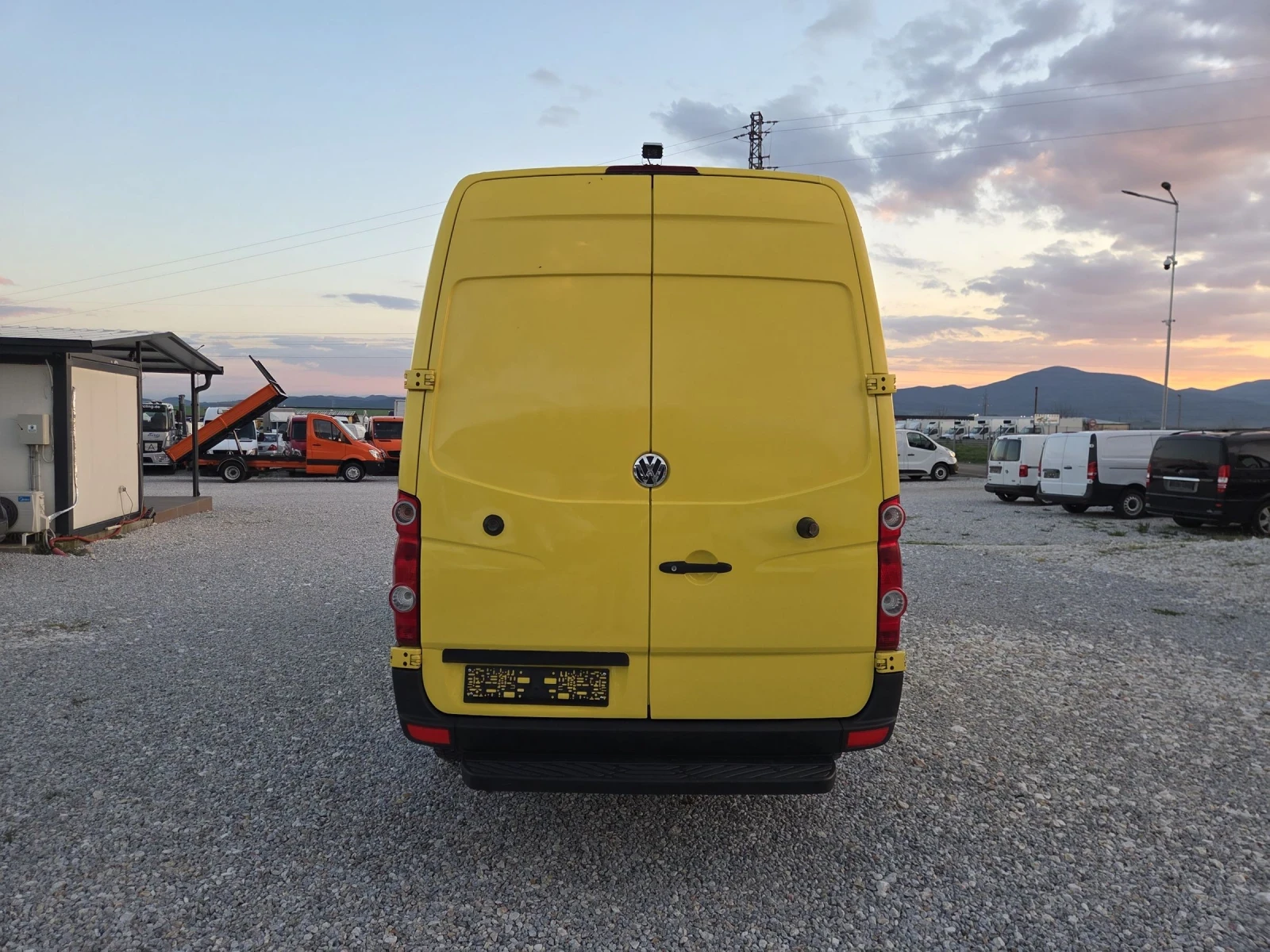 VW Crafter 2.5 TDI, ХЛАДИЛЕН, L2H2, Климатик, снимка 8 - Бусове и автобуси - 54114482