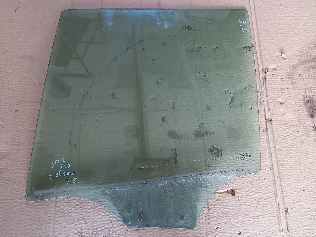 Стъкло задно ляво Мазда 2 1.4д 