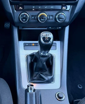 Skoda Octavia 1.6 TDi 144000 км, снимка 12