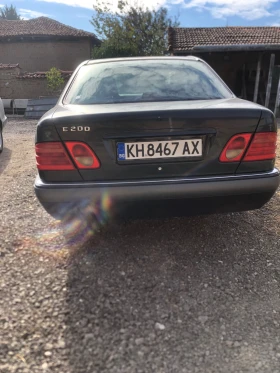 Mercedes-Benz E 200, снимка 4