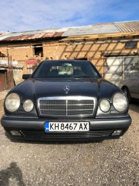 Mercedes-Benz E 200, снимка 1