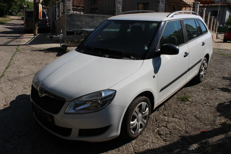 Skoda Fabia 1.2I Климатик , снимка 7 - Автомобили и джипове - 47403675