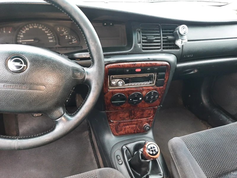 Opel Vectra 2.2dti, снимка 8 - Автомобили и джипове - 48425528