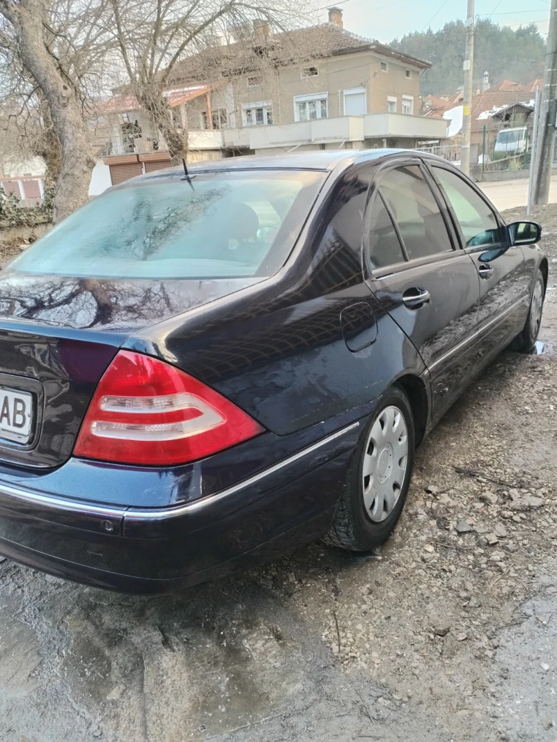 Mercedes-Benz C 180, снимка 4 - Автомобили и джипове - 48984458