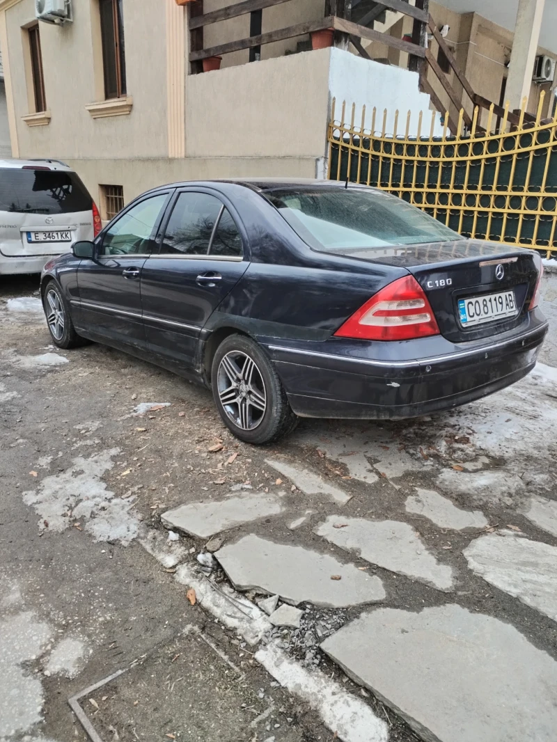 Mercedes-Benz C 180, снимка 3 - Автомобили и джипове - 48984458