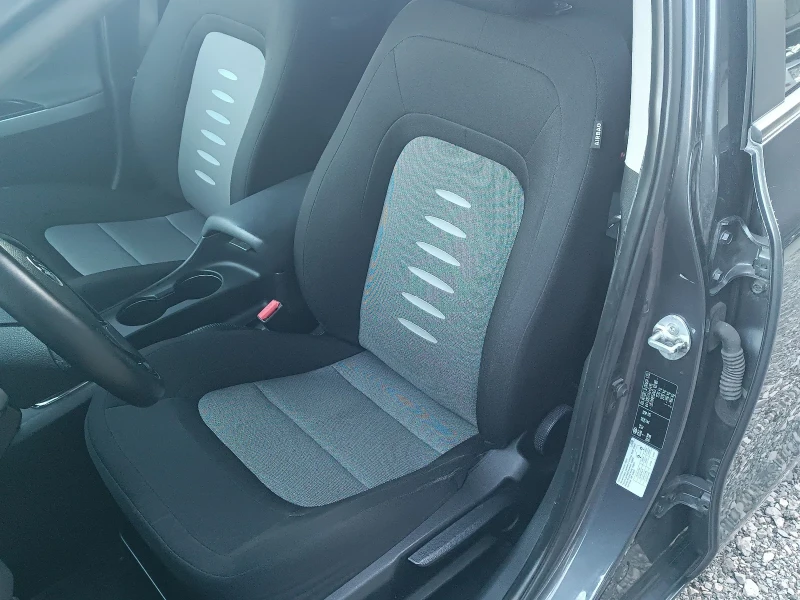 Kia Ceed 1.6 GDI, снимка 10 - Автомобили и джипове - 50074881