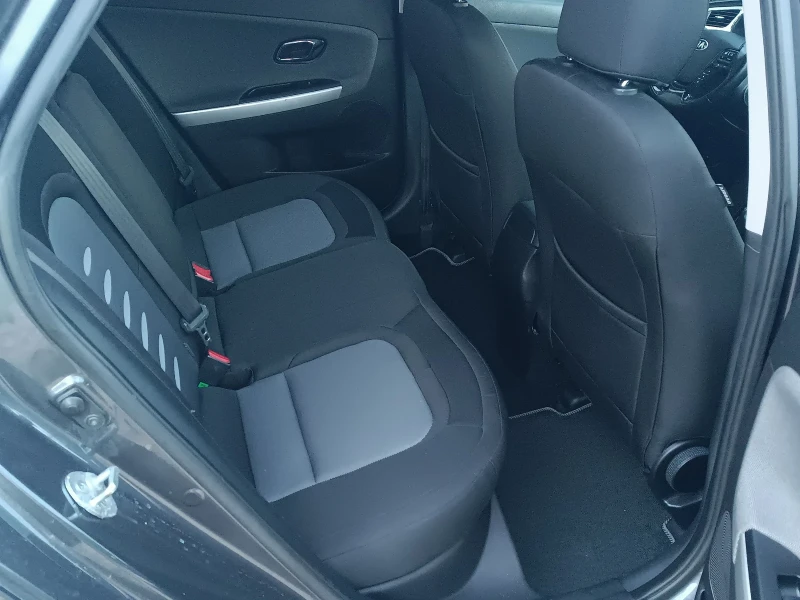 Kia Ceed 1.6 GDI, снимка 13 - Автомобили и джипове - 50074881