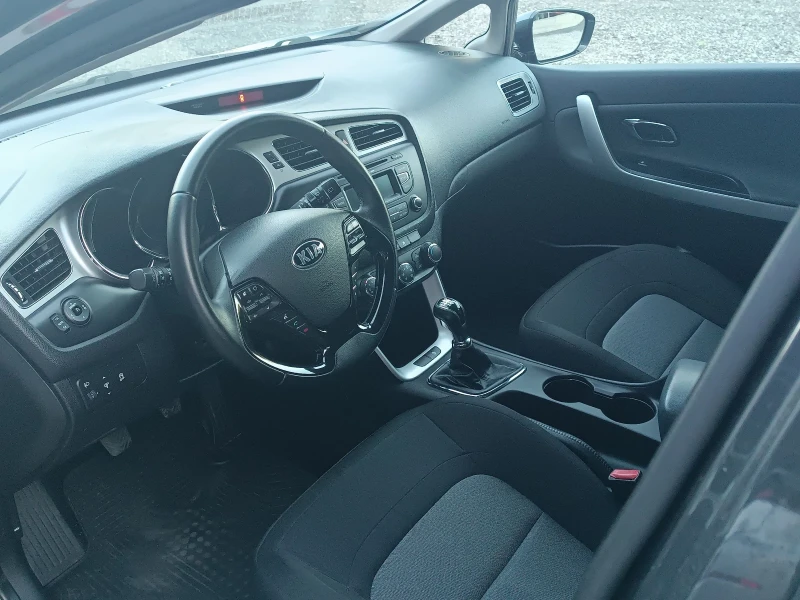 Kia Ceed 1.6 GDI, снимка 9 - Автомобили и джипове - 50074881