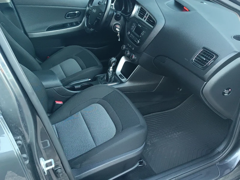 Kia Ceed 1.6 GDI, снимка 12 - Автомобили и джипове - 50074881